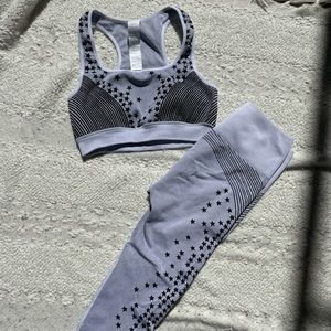 S/M Fabletics white & black ribbed star set.